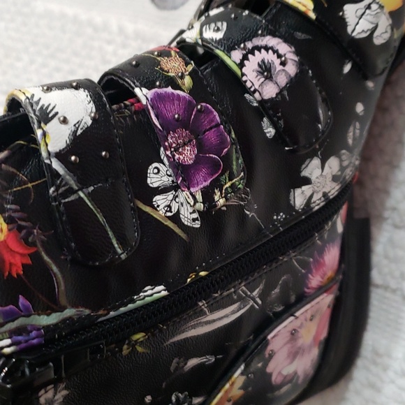 STEVE MADDEN FLORAL BOOTS - Picture 12 of 13